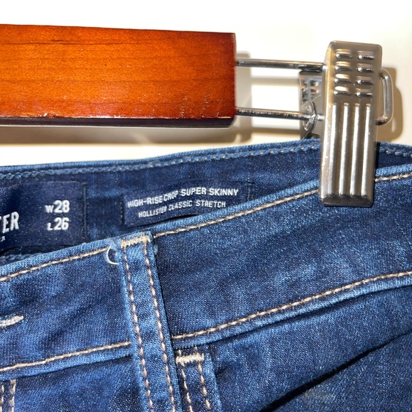 Hollister High Rise Jeans - Picture 5 of 5